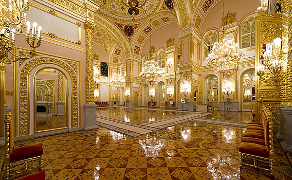 Внутри Кремля